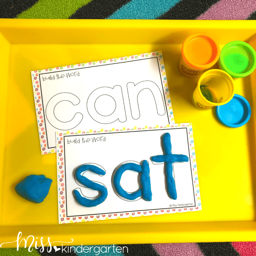 Morning tubs are a great way to review sight words with hands-on activities like play dough.  These sight word play dough mats are great for morning work.